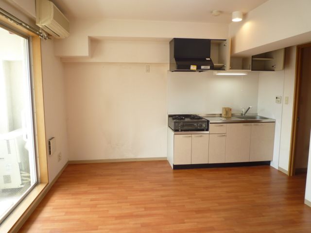 Kitchen. Dining space