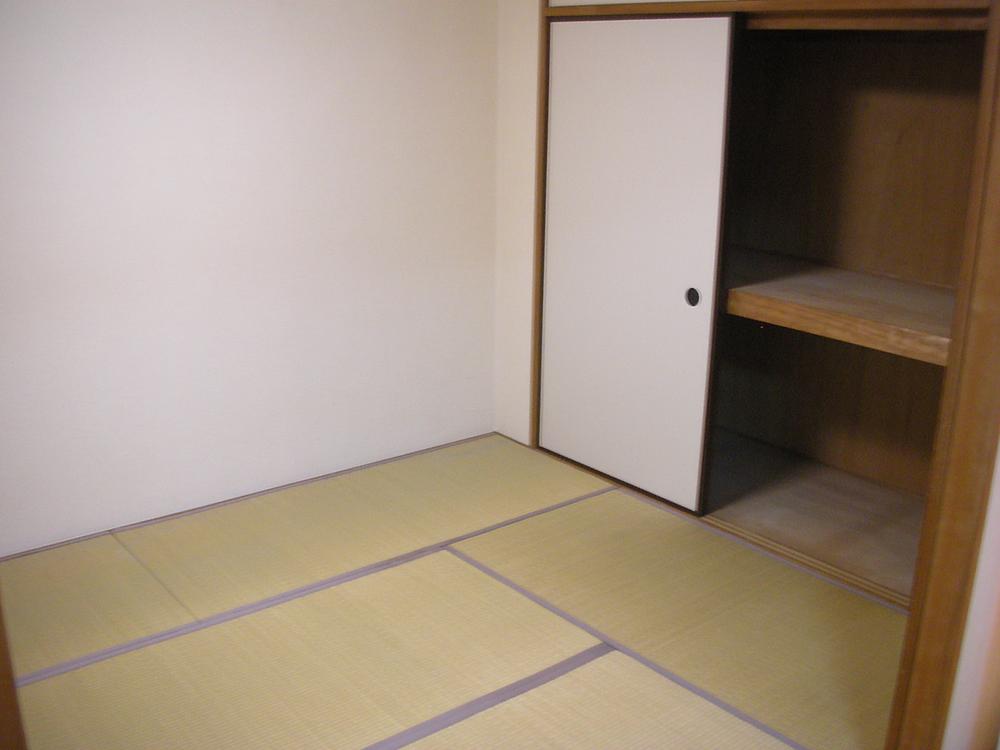 Non-living room. Indoor (11 May 2013) Shooting