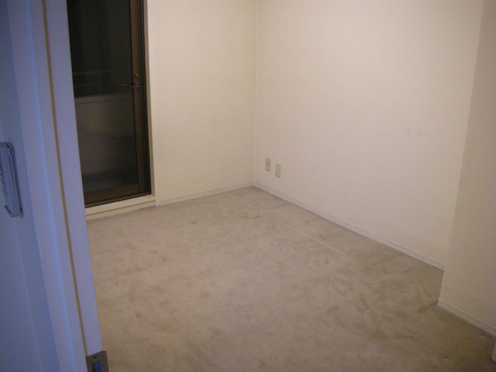 Non-living room. Indoor (11 May 2013) Shooting