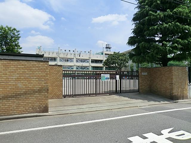 Primary school. 240m to Itabashi Itabashi seventh elementary school