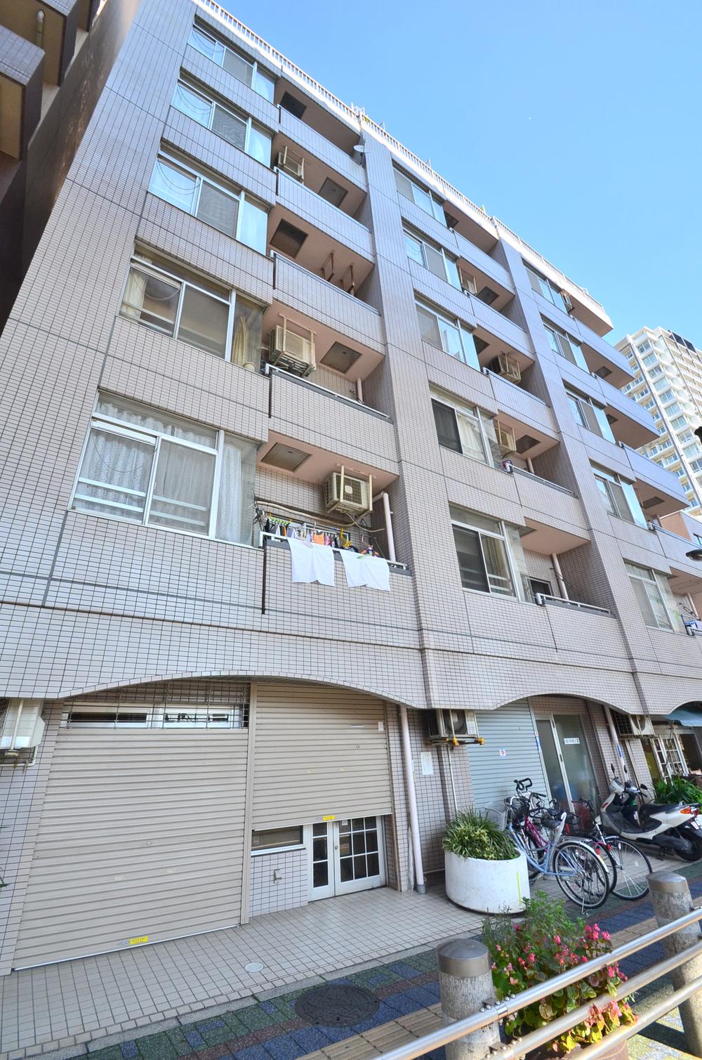 Local appearance photo. Local (11 May 2013) Shooting