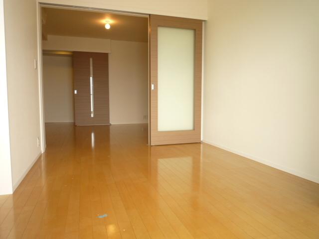 Other room space. Flooring