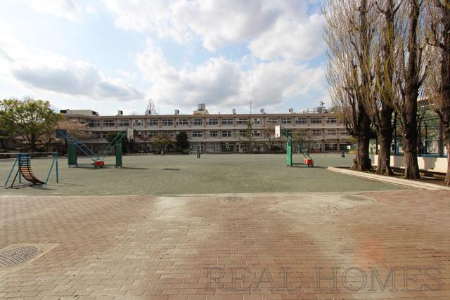 Primary school. 500m to Itabashi San'en Elementary School