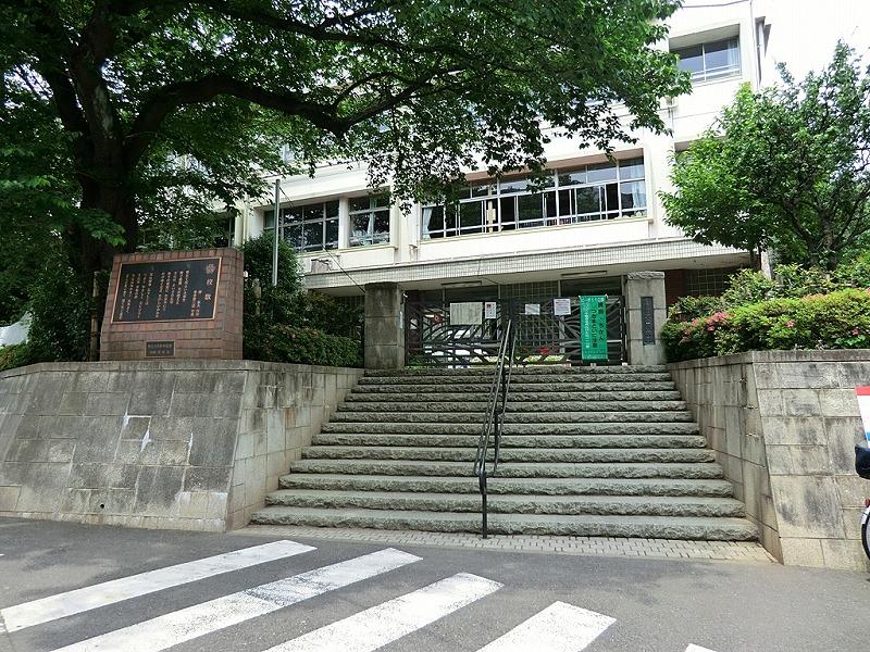 Primary school. 600m to Oyama Elementary School