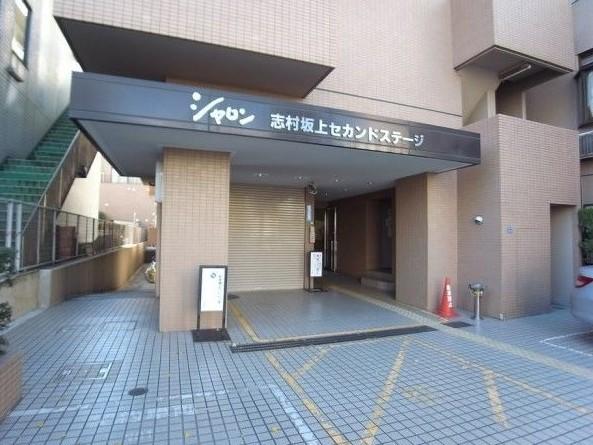 Entrance. Common areas