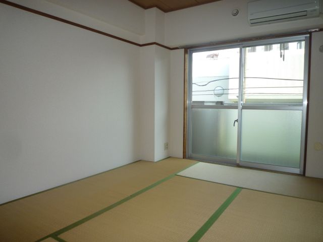 Living and room. Cool in summer, Rooms warm in winter a Japanese-style room