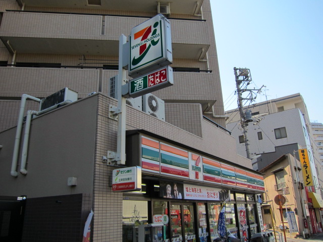 Convenience store. 30m until the Seven-Eleven Itabashi Oyaguchi store (convenience store)