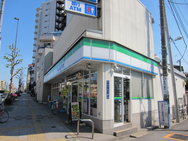 Convenience store. 142m to FamilyMart Oyaguchikami the town store (convenience store)