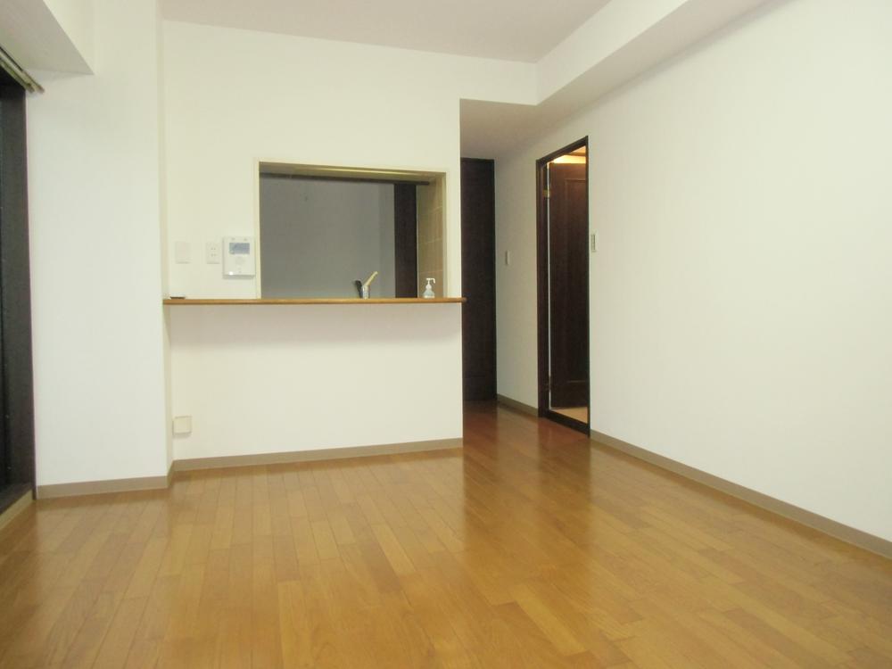 Living.  ■ Flooring re-covered already Indoor (12 May 2013) Shooting