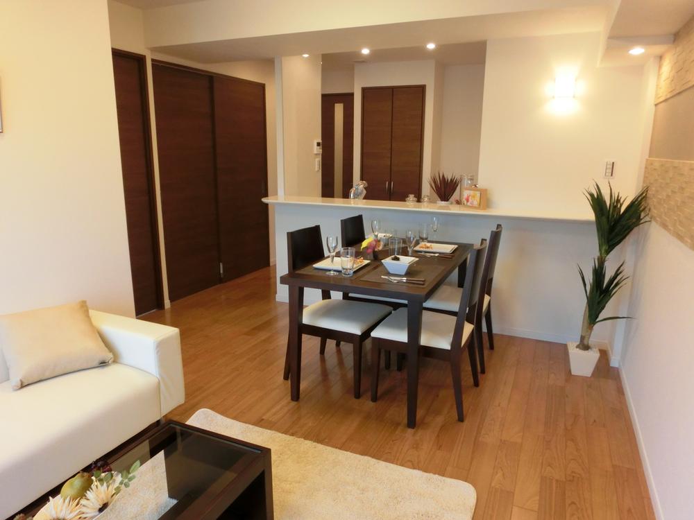 Living. furniture ・ With accessories Exposure to the sun ・ Ventilation is good