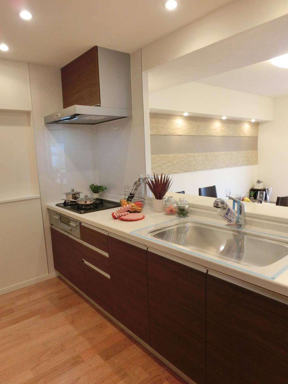 Kitchen. Family and conversation while the dishes Face-to-face kitchen ・ New exchange