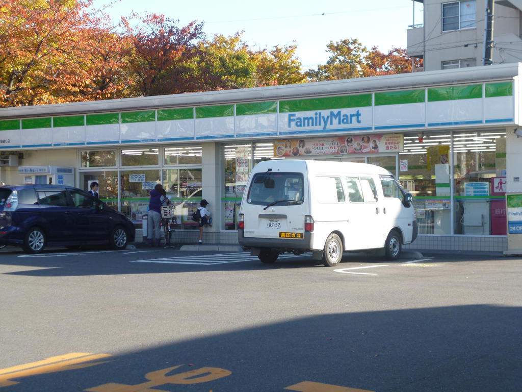 Convenience store. FamilyMart Itabashi Market Street store up (convenience store) 150m