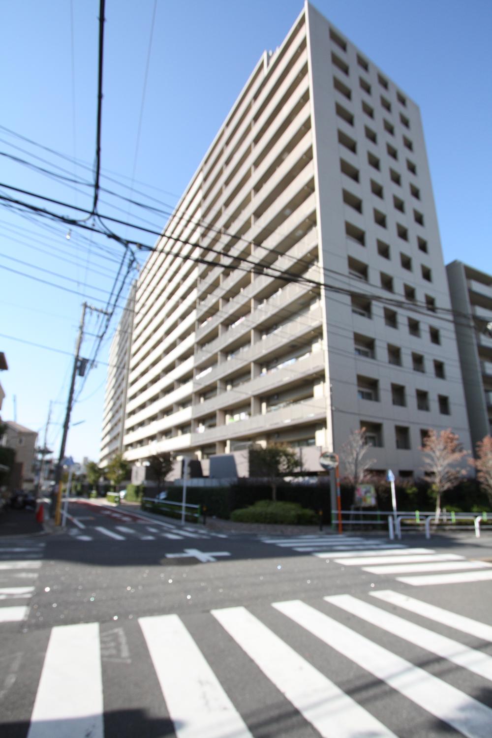 Local appearance photo. Local (11 May 2013) Shooting