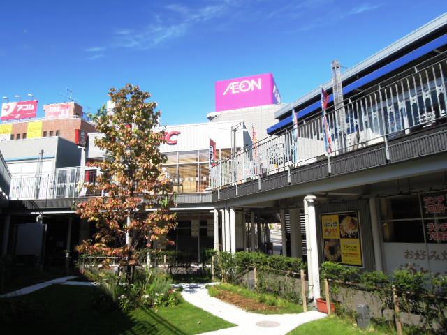 Shopping centre. Tokumaru until the Square (shopping center) 99m