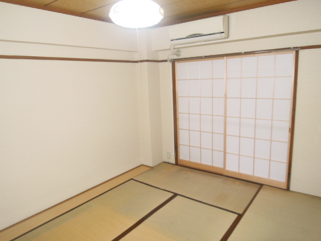 Other room space. Japanese-style room 6 Pledge (see photo)