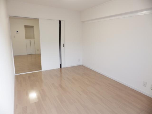 Non-living room. Balconies side Western-style 6 Pledge.