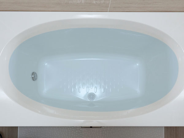 Bathing-wash room.  [Oval bathtub] It corresponds to a variety of spatial image of the bathroom, Live person who is mentally stable sincerely calm as, Wrapping gently body has adopted the oval tub of round shape.