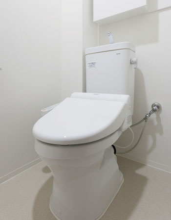 Toilet.  [Deodorization function with bidet] Started heating toilet seat warm water wash ・ Adopted multifunctional bidet having a deodorizing function. Also, Water usage conventional products has adopted a water-saving type of tank that can be reduced than the (same by the manufacturer comparison).