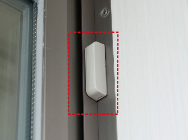 Security.  [Security magnet sensor] The dwelling unit of the window, Set up a crime prevention magnet sensor to inform the suspicious person of the intrusion (except for some). If it goes wrong, In intercom base unit and the management office parent machine audible alarm rang, Lamp is lit at Genkanshi machine. It tells you quickly abnormal.