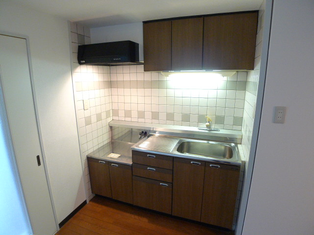 Kitchen. Smoothly cuisine in 2 lot gas stoves corresponding Kitchen.