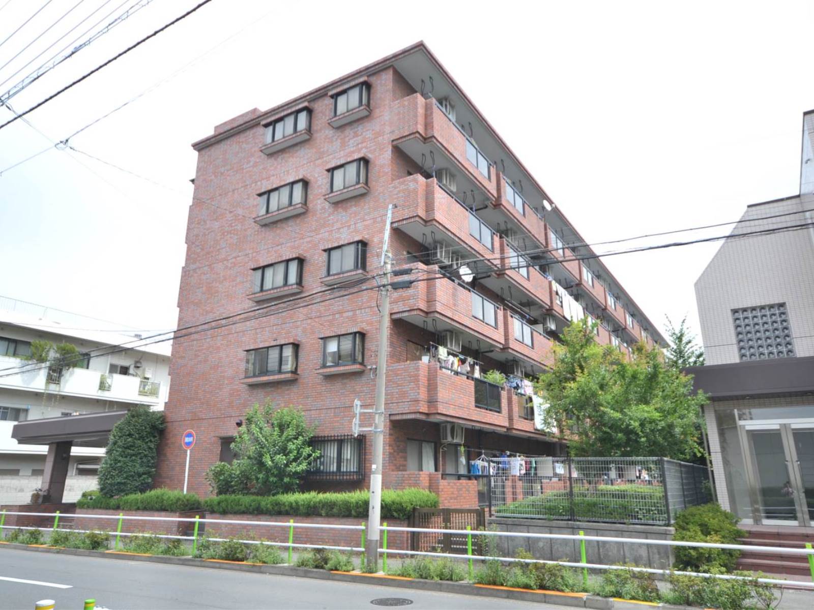 Building appearance. Lotus root Station 5-minute walk! Before the convenience store eyes!