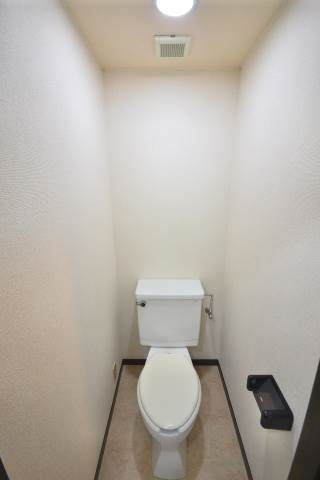 Toilet.  ※ Currently 103 for photos is 203, Room in renovation.