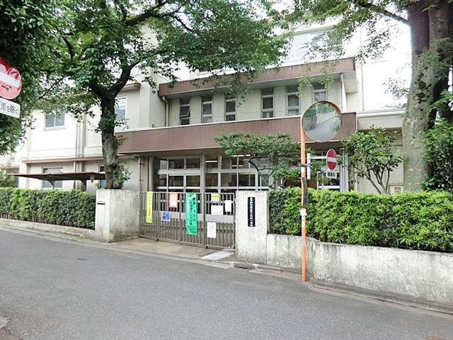 Primary school. 458m until Itabashi Kamiitabashi Elementary School