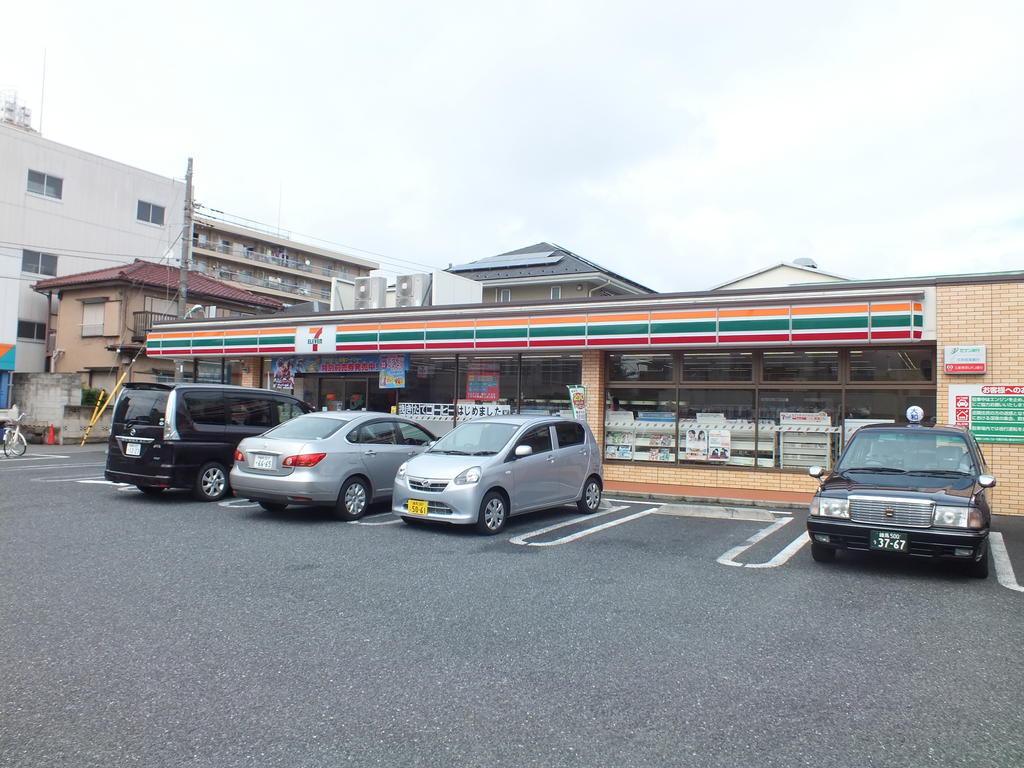 Convenience store. Seven-Eleven Itabashi Maeno-cho 6-chome up (convenience store) 151m