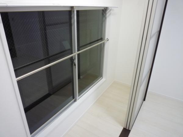 Other introspection. Because there is a solarium can be dry room!