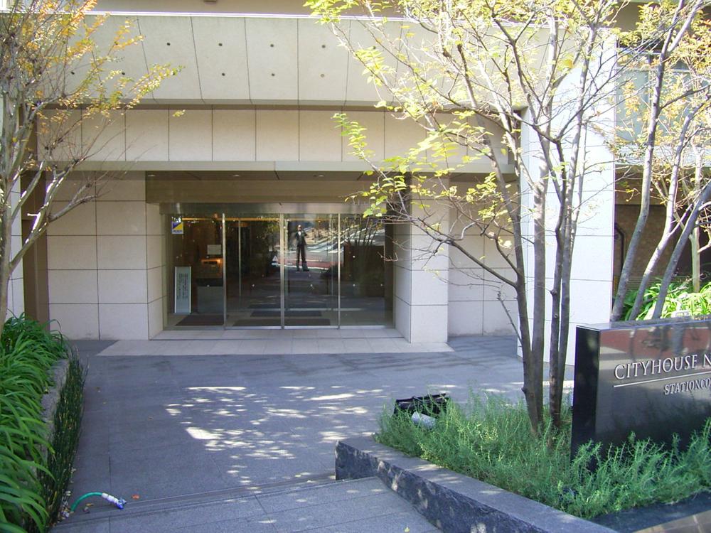 Entrance. Common areas