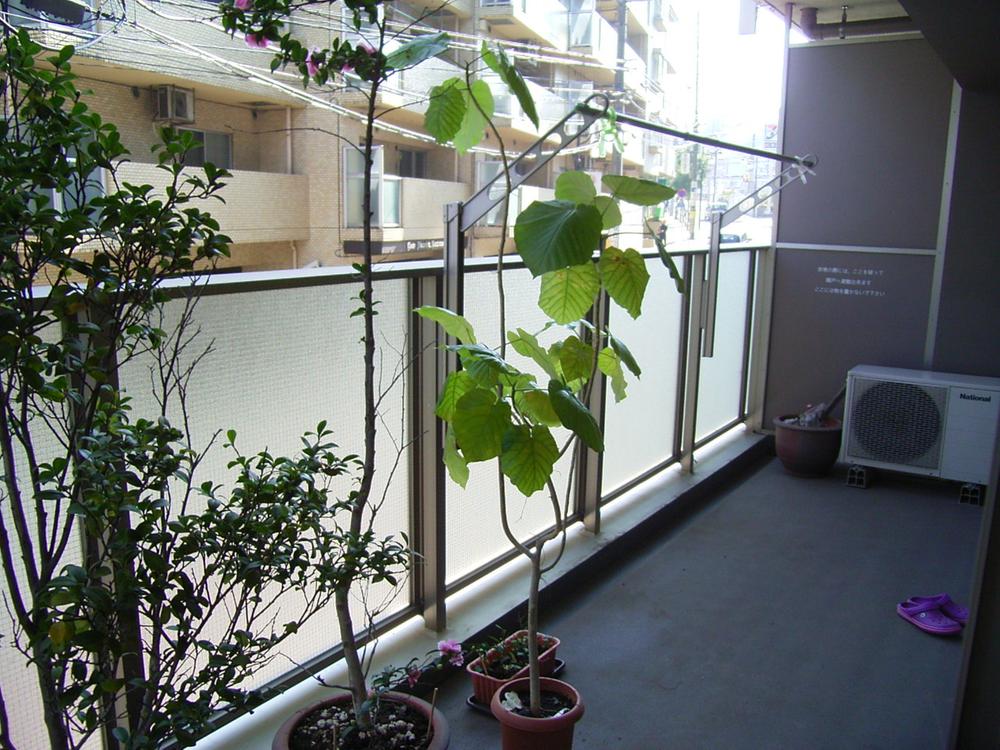 Balcony. With slop sink