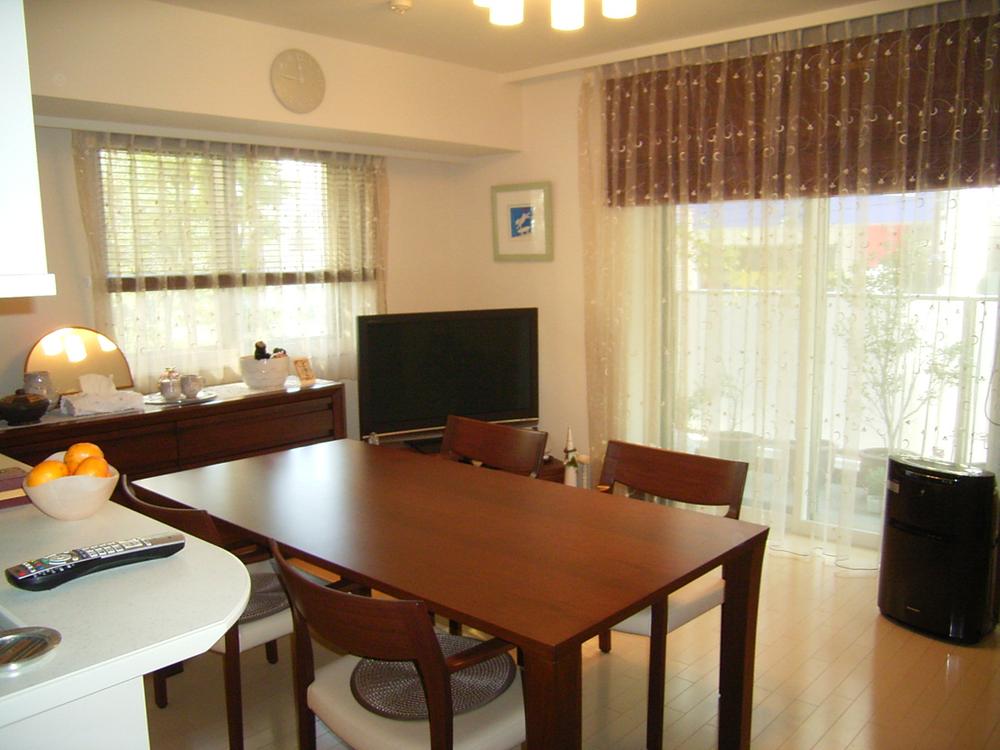 Living. LD floor Heating Yes