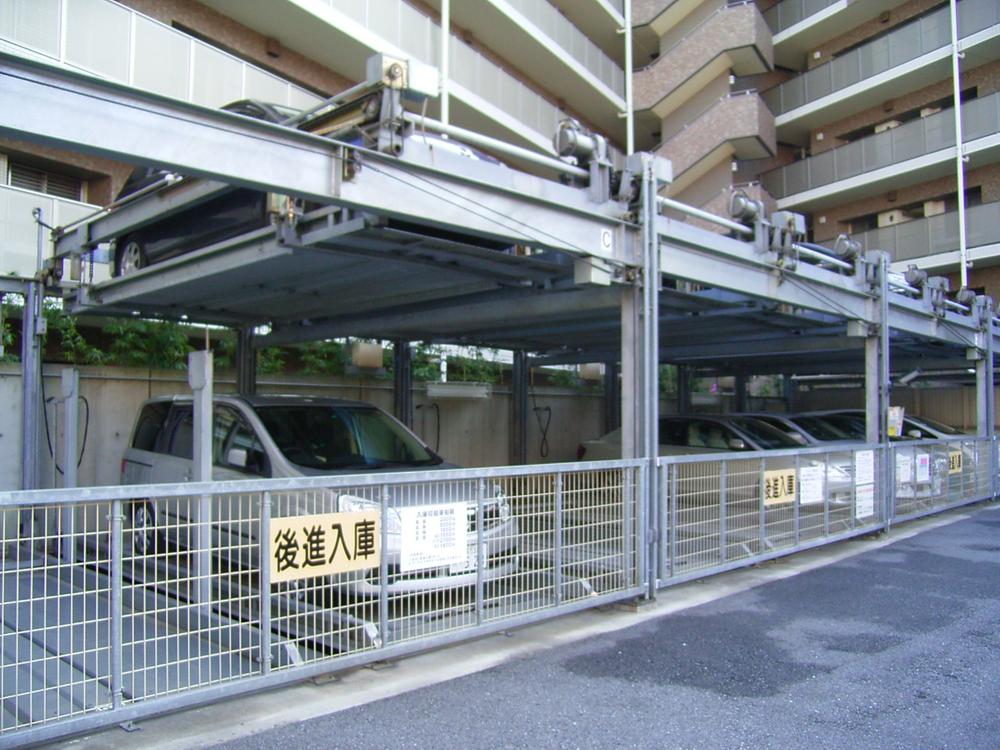 Parking lot. On-site parking