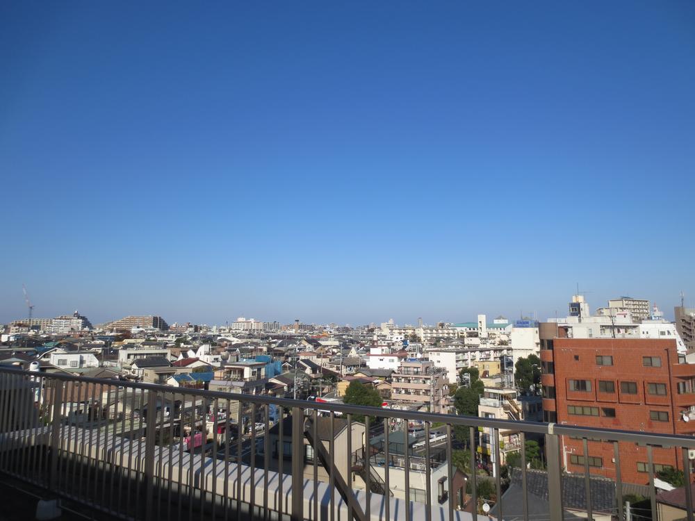 Local appearance photo. Local (11 May 2013) Shooting