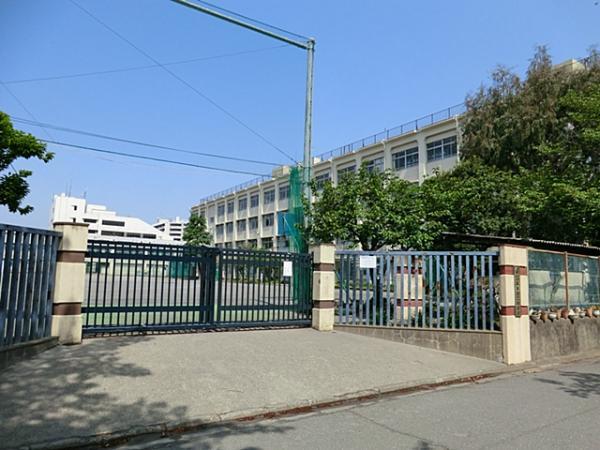 Junior high school. 500m to Takashima second junior high school