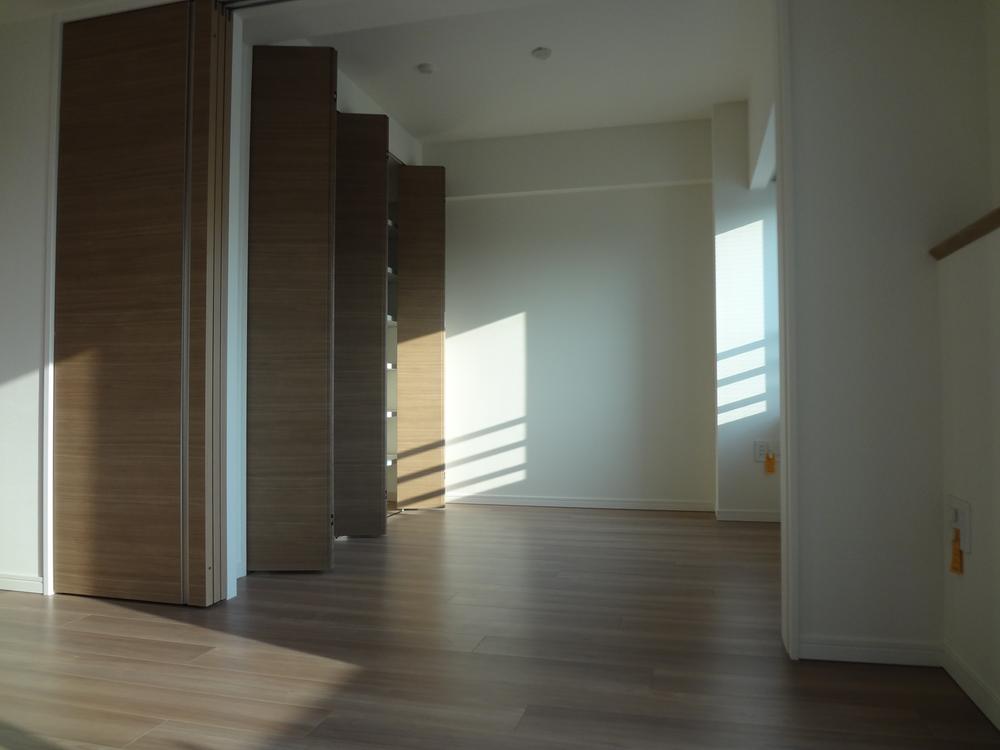 Non-living room. Indoor (September 2013) Shooting