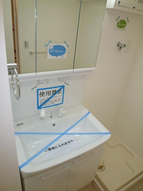 Wash basin, toilet. Because it is a specification of the head faucet shower was, It is also useful in cleaning.