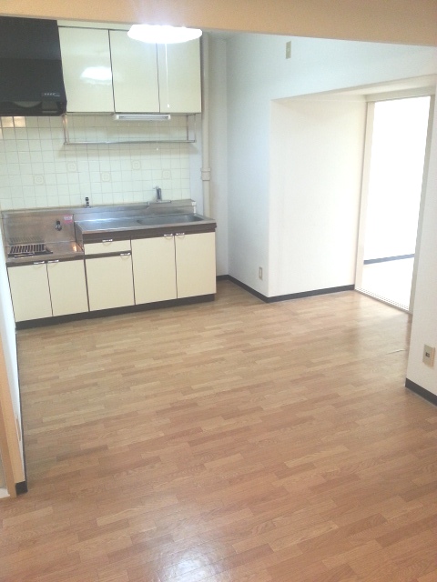 Other room space. Dining kitchen 8 pledge