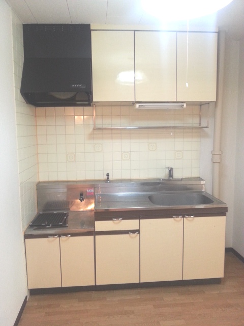 Kitchen. 2-neck Gasukitchin installation Allowed