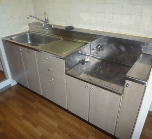 Kitchen. Gas stove installation Allowed