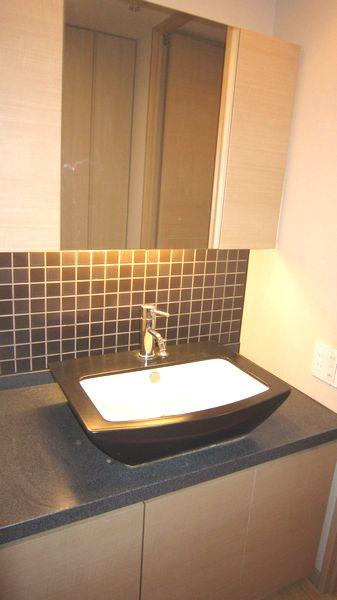 Wash basin, toilet.  ☆ Wash basin It has become a wash basin that was to make designer apartment.  It also secured storage space in the dressing room ☆