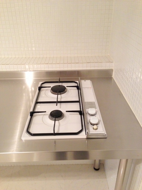 Kitchen. Gas two-burner stove