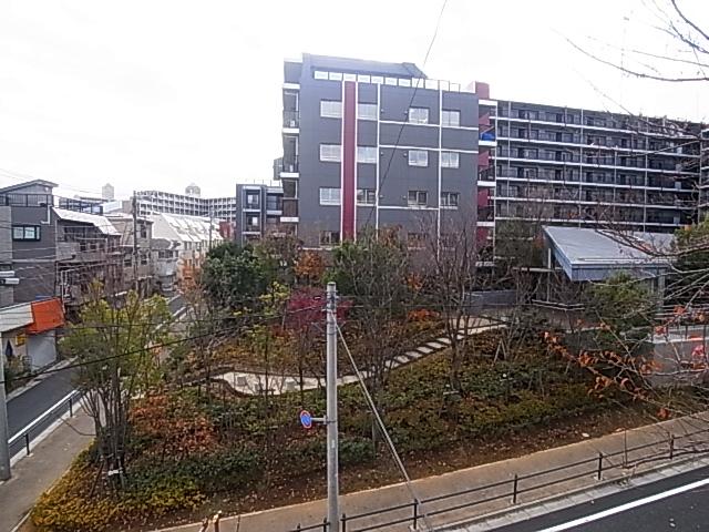 View photos from the dwelling unit. View from the site (December 2013) Shooting ・ From the south bay window