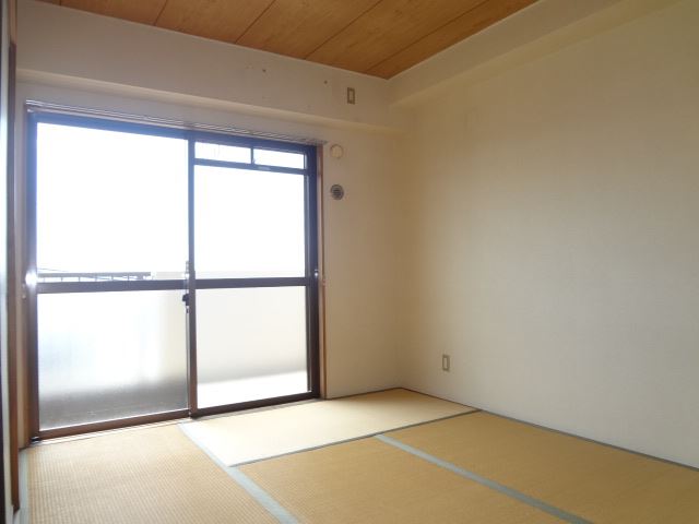 Living and room. 6 Pledge Japanese-style room. Air conditioning installation Allowed