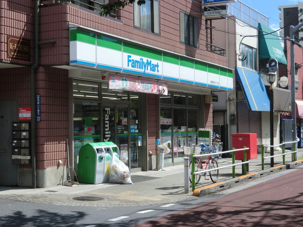 Convenience store. 204m to FamilyMart Itabashi Shingashi chome shop