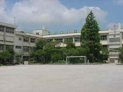 Junior high school. 318m to Akatsuka third junior high school (junior high school)