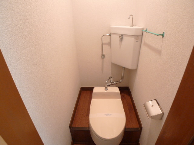 Toilet. It is a popular bus toilet Separate.