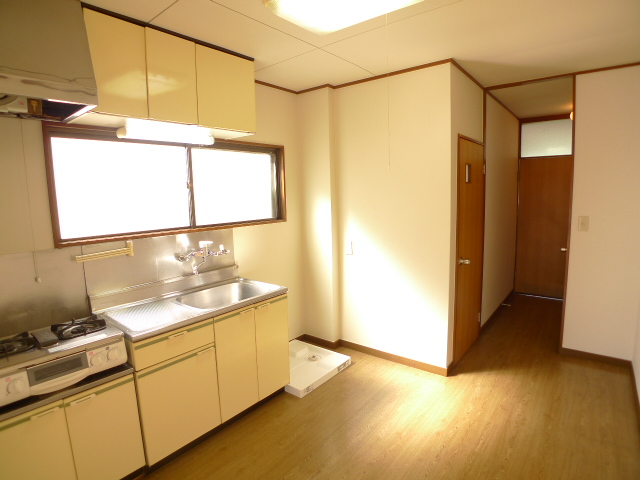 Kitchen. For storage of tableware, etc. Since there is housed in the kitchen top and bottom