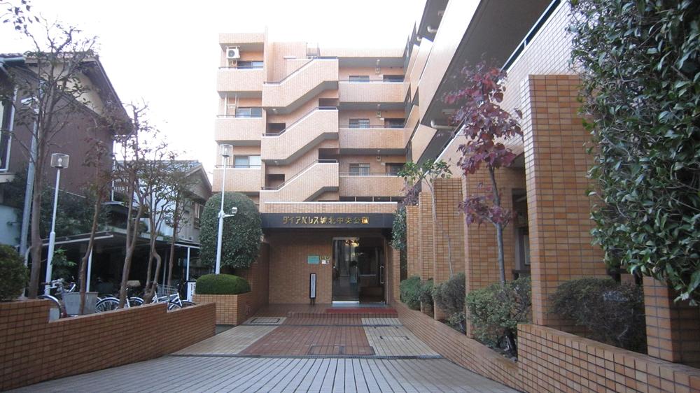 Entrance. Common areas