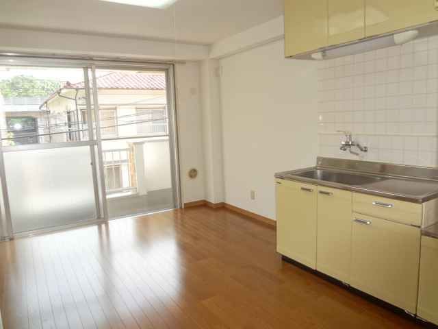 Living and room. Sunny dining kitchen